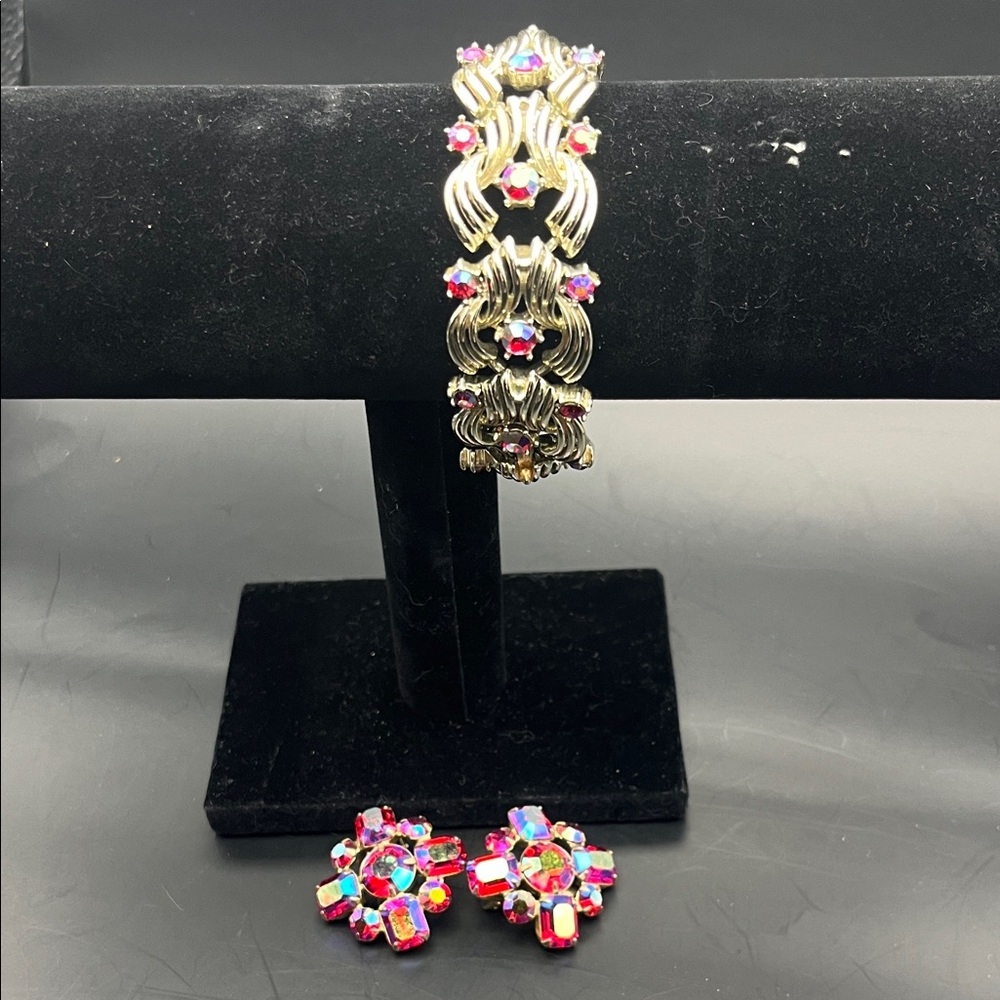 Vintage Coro Pegasus Signed 50’s Aurora link bracelet + earrings 60s jewelry